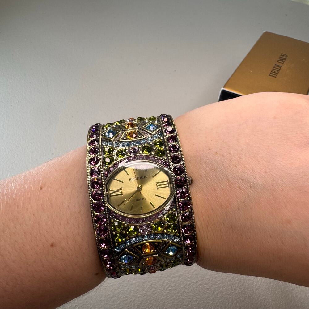 heidi daus B6798 multicolor crystal cuff bracelet quartz watch box working